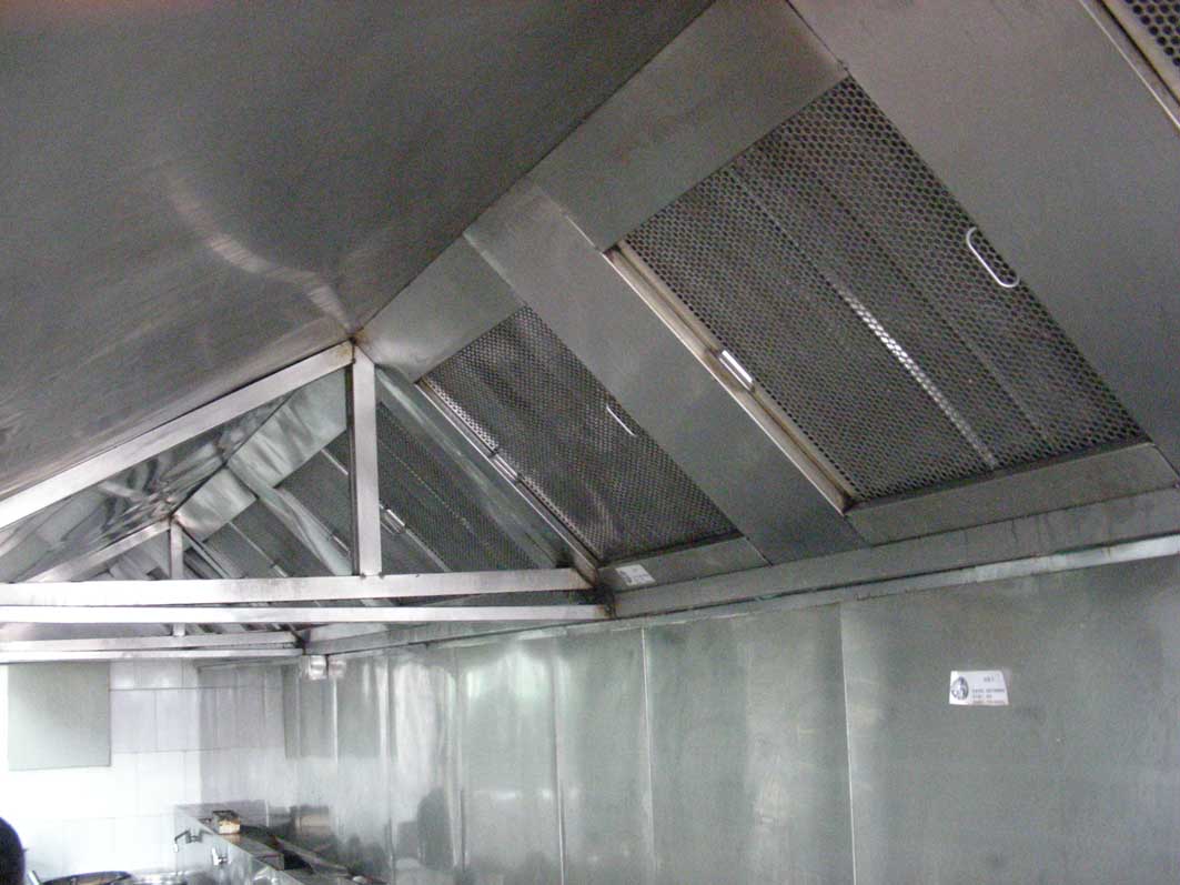 清洗后的煙罩、灶臺(tái)